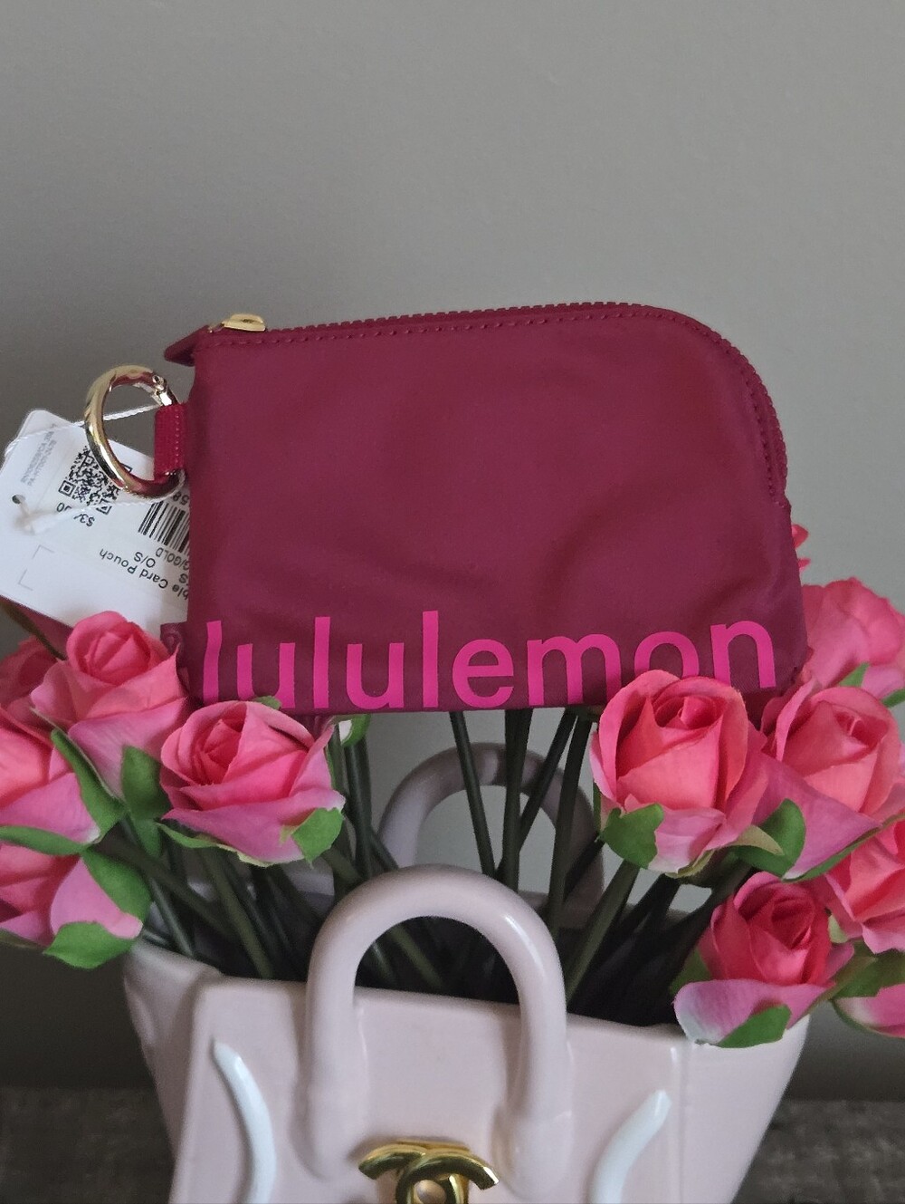 lululemon athletica fuchsia zip coin pouch with gold keyring